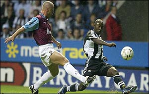 West Ham defender Tomas Repka and Newcastle striker Lomana LuaLua