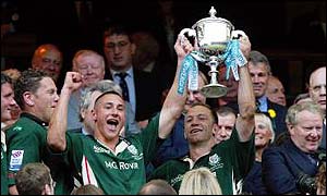 London Irish celebrate Powergen Cup success