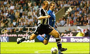 Shearer converts from close range