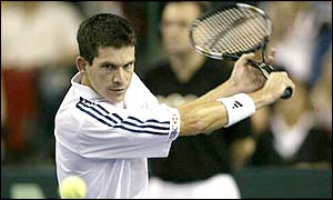 Tim Henman starts well and soon breaks Paradorn Srichaphan to take the opening set 6-3