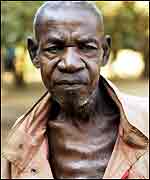70-year-old Sinos Khatcha  (photo: Tearfund)