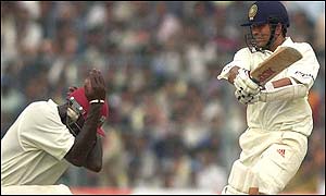 Tendulkar pulls a short ball for a boundary