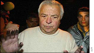 Gilberto Rodriguez Orejuela  walks free from prison