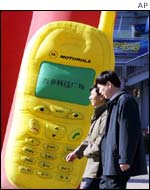 Motorola inflatable phone advert 