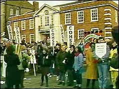 Nurses picketing