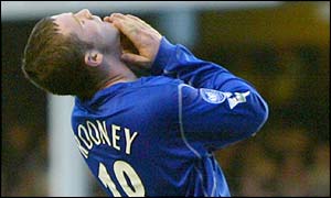  Wayne Rooney starts for Everton but  misses a host of chances