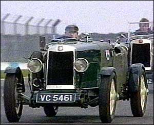 Tom  Delaney racing his Lea Francis around the Donington track