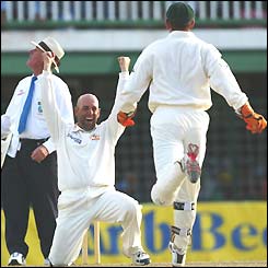Darren Lehmann  takes Ganga's wicket for 113 