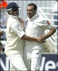 Robert Key and Richard Johnson celebrate after Johnson dismisses Mark Vermeulen