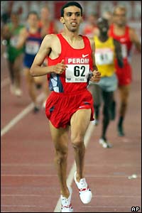 Morocco's Hicham El Guerrouj races to victory in the 1500m