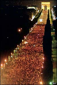 Some 500,000 French supporters gather on the Champs Elysees avenue after France won Euro  2000