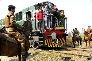 The Samjhauta  Express  crosses into India