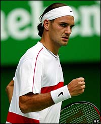 Roger Federer beats Alex Bogomolov Jr in straight sets
