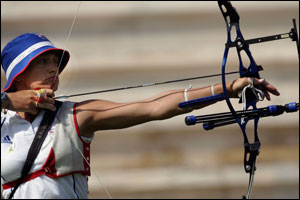Alison Williamson aims at the target