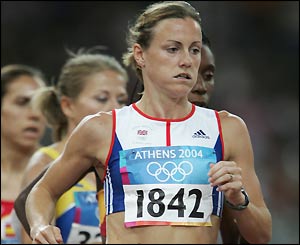 Hayley Tullett and Kelly Holmes go through to the next round of the 1500m