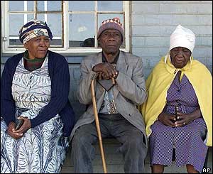 Voters in a queue