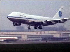 Pan Am jet landing 