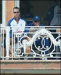 The England bowlers suffer a barren first hour as Fleming and Mark Richardson take control