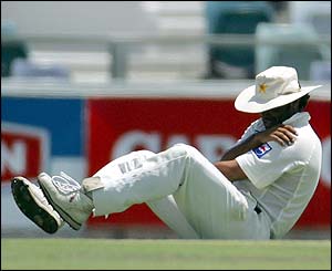 Shoaib Akhtar lies injured on the floor