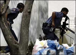 Police snipers in Manila, Philippines -  14/3/05