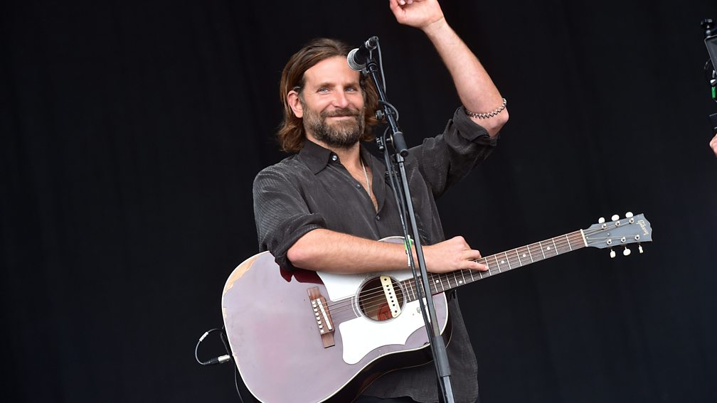 Bradley Cooper  joined Kris Kristofferson on  the Pyramid Stage