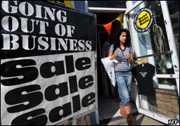 Fed cuts key rate