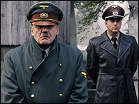 Bruno Ganz đóng vai Adolf Hitler
