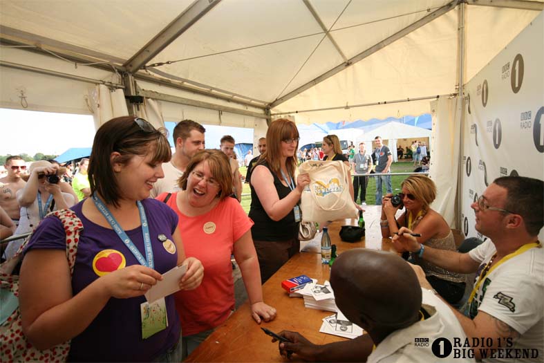 Signing sessions with Judge Jules