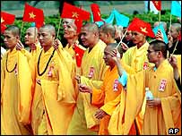 Các nhà sư dự mít tinh