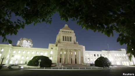 日相野田佳彦周五(16日)上午在例行内阁会议上决定解散众议院
