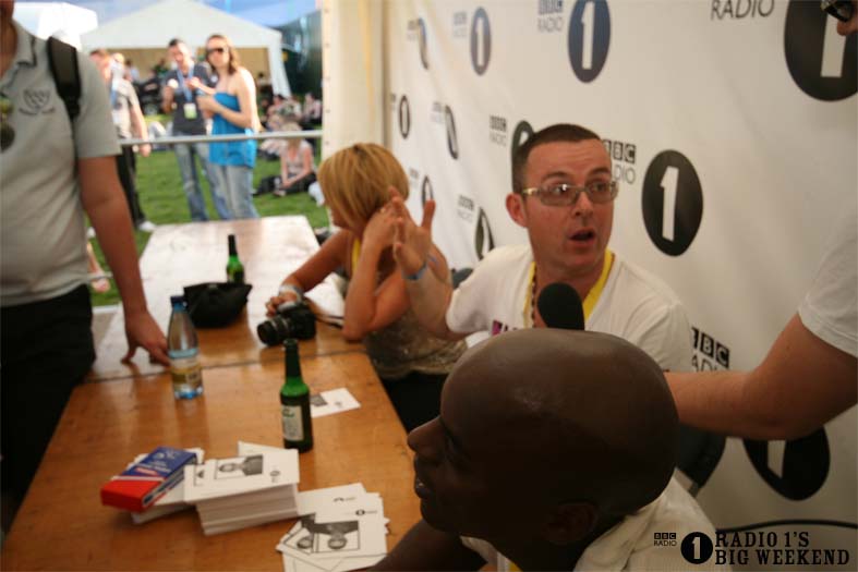 Signing sessions with Judge Jules