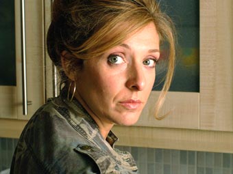 Tracy-Ann Oberman as Amy