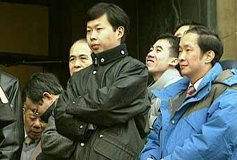 onlookers. 