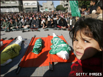 Palestinos choram em funeral de sete pessoas mortas no conflito (Getty Images, 09 de janeiro)