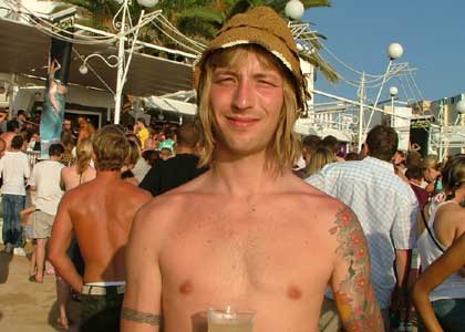 The Essential Selection at Cafe Mambo - Crowd 6th August 2004

