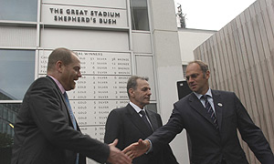 Mark Thompson, Comte Jacques Rogge and Sir Steve Redgrave at the unveiling of the Olympic plaque