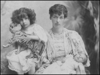 Lady Evelyn with Winifred and John Murray Cobbold