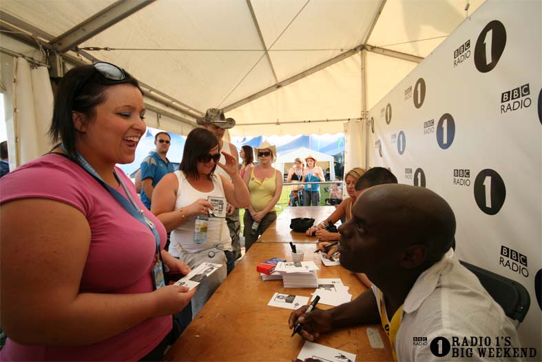 Signing sessions with Judge Jules