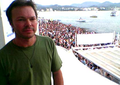 Pete Tong's Phone Pix from Cafe Mambo - 30th July 2004

