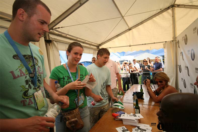 Signing sessions with Judge Jules