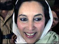 A ex-premiê paquistanesa Benazir Bhutto, morta nesta quinta-feira 