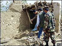 Afganistan sınırındaki Pakistan askerleri
