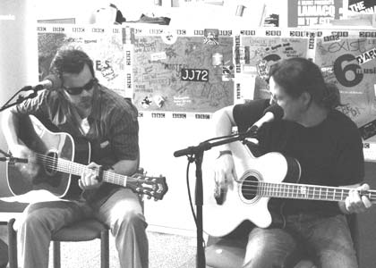 Hub Session: Supergrass