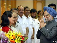 Hindistan Başbakanı Manhoman Singh ve Sonia Ghandi