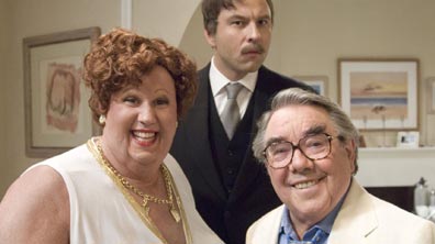 Matt Lucas as Bubbles, with David Walliams and Ronnie Corbett (r)