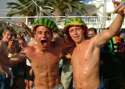 The Essential Selection at Cafe Mambo - Crowd 6th August 2004

