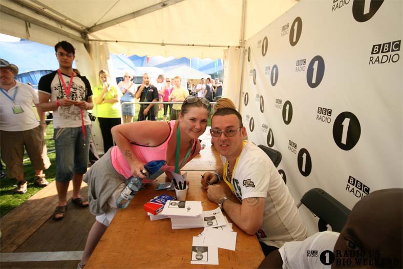 Signing sessions with Judge Jules
