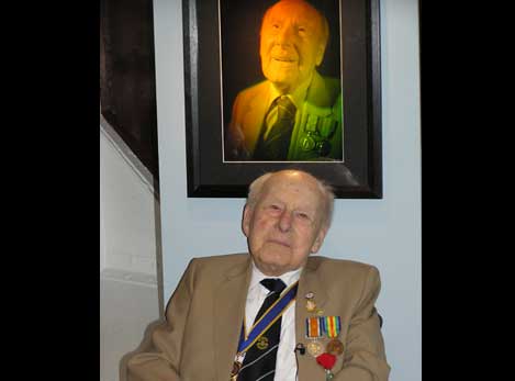 Henry Allingham and his hologram