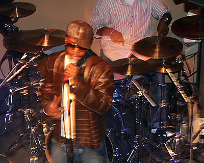 Dwele