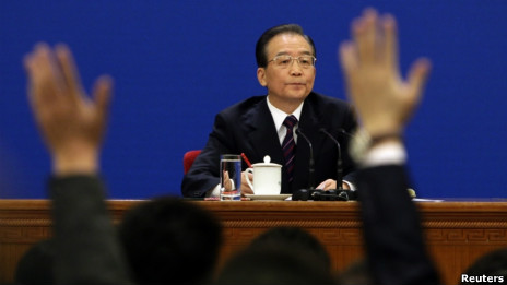 温家宝在人大记者会上(14/03/2011,资料照片)